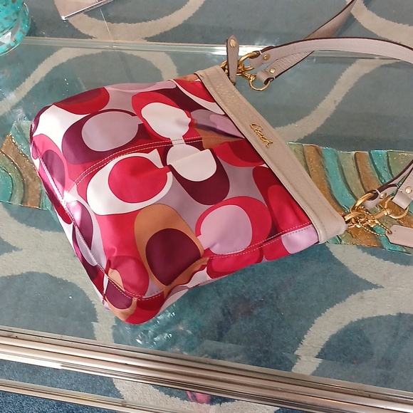 Coach Ashley Red and Pink Patterned Shoulder Bag - Picture 5 of 8